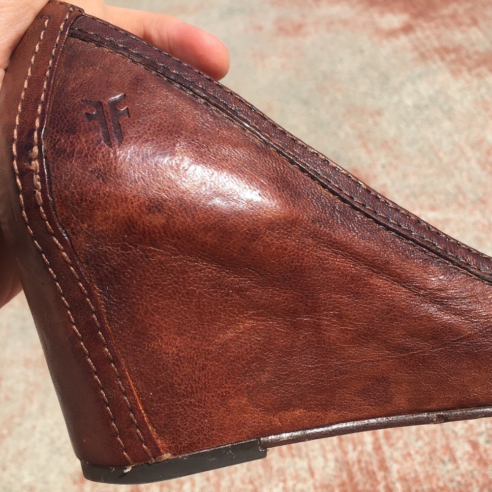 Beautiful Frye Carson Wedge Pump - Picture 3 of 8